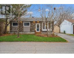 B - 32 UXBRIDGE CRESCENT, Ottawa, Ontario