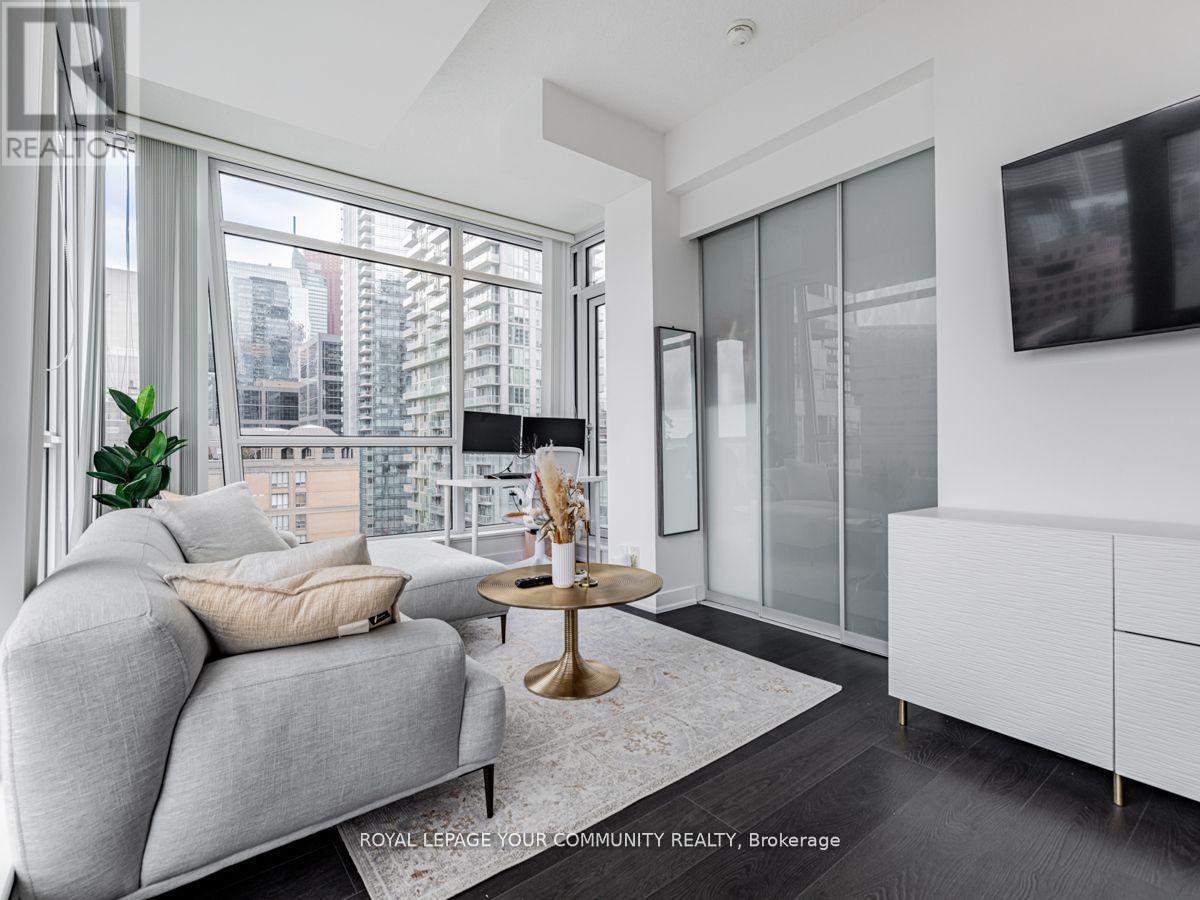 1602 - 30 Nelson Street, Toronto, Ontario  M5V 0H5 - Photo 18 - C12514180