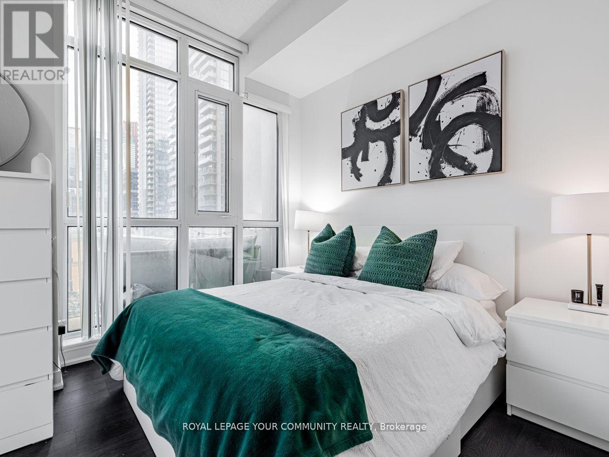 1602 - 30 Nelson Street, Toronto, Ontario  M5V 0H5 - Photo 23 - C12514180