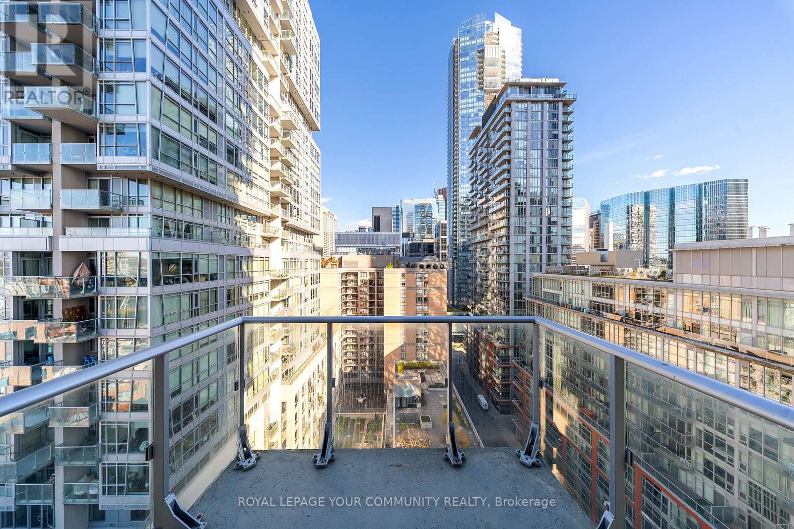 1602 - 30 Nelson Street, Toronto, Ontario  M5V 0H5 - Photo 26 - C12514180