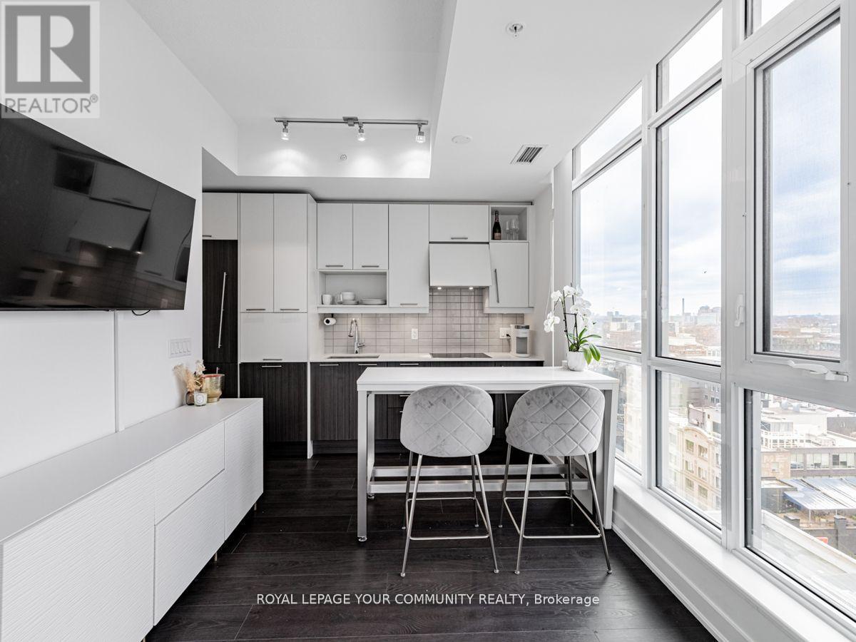 1602 - 30 Nelson Street, Toronto, Ontario  M5V 0H5 - Photo 6 - C12514180