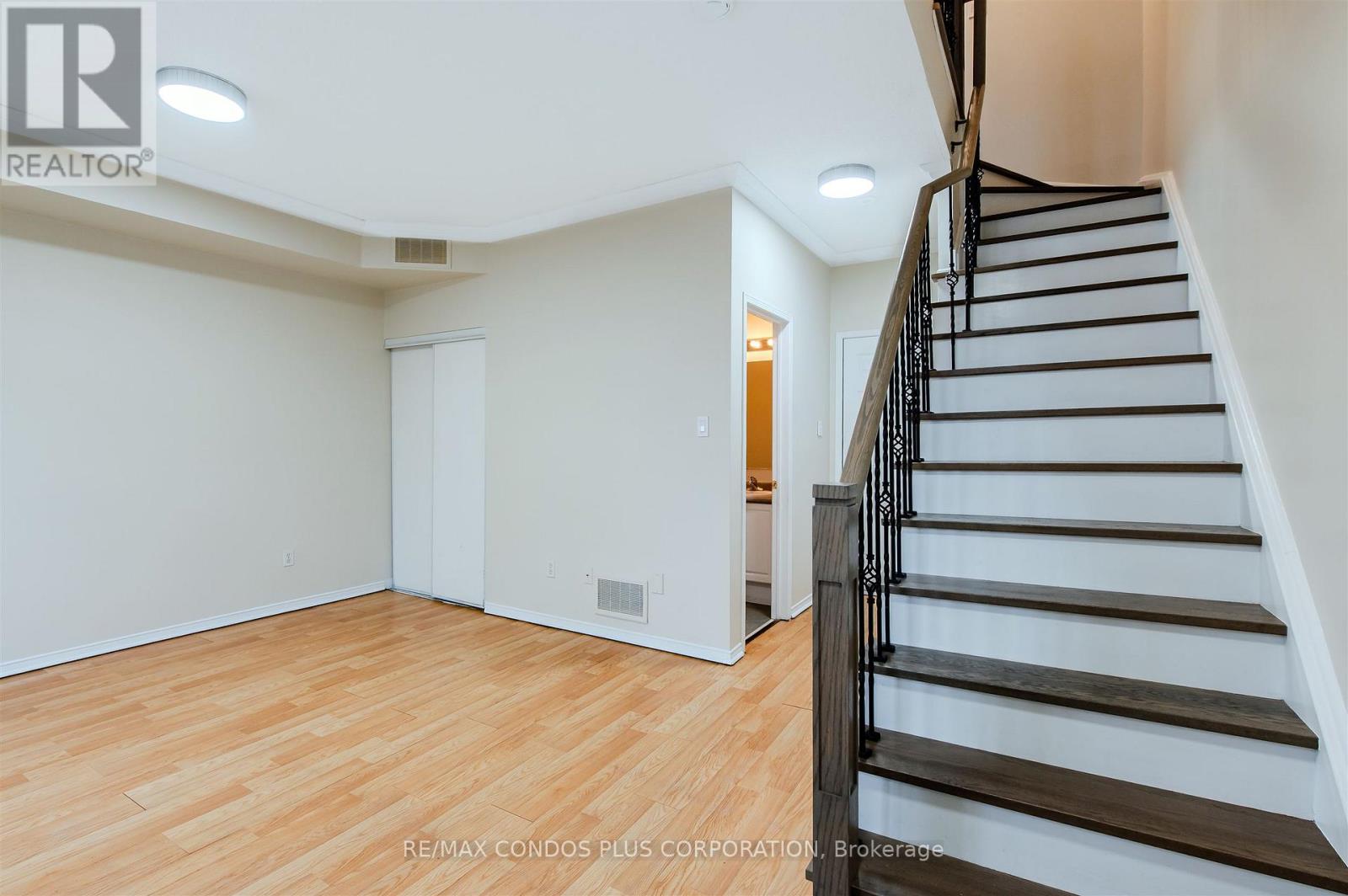 9 - 3000 Lakeshore Boulevard, Toronto, Ontario  M8V 4C9 - Photo 2 - W12519662