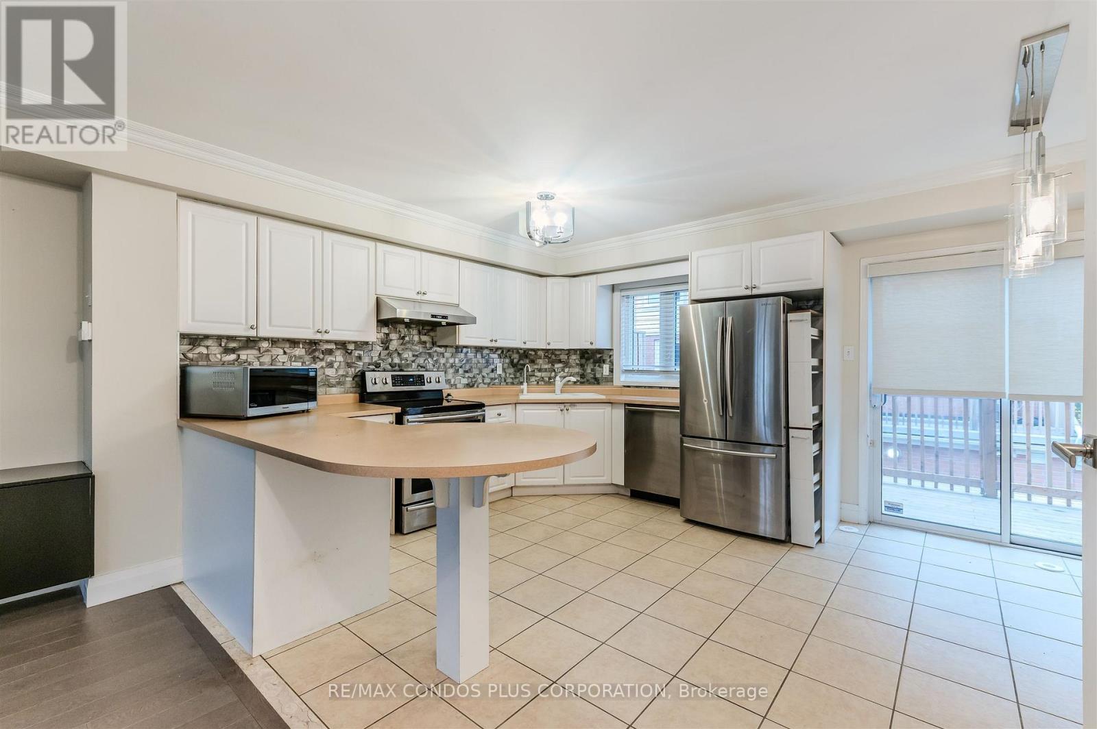 9 - 3000 Lakeshore Boulevard, Toronto, Ontario  M8V 4C9 - Photo 4 - W12519662