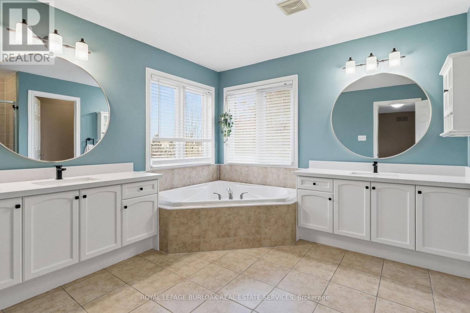 2594 Armour Crescent, Burlington, Ontario  L7M 4T3 - Photo 25 - W12519676