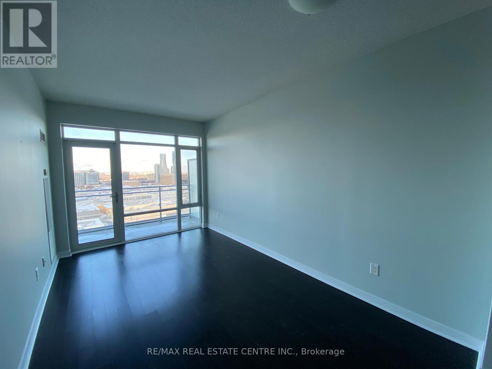 1812 - 365 Prince Of Wales Drive, Mississauga, Ontario  L5B 0G6 - Photo 4 - W12519704