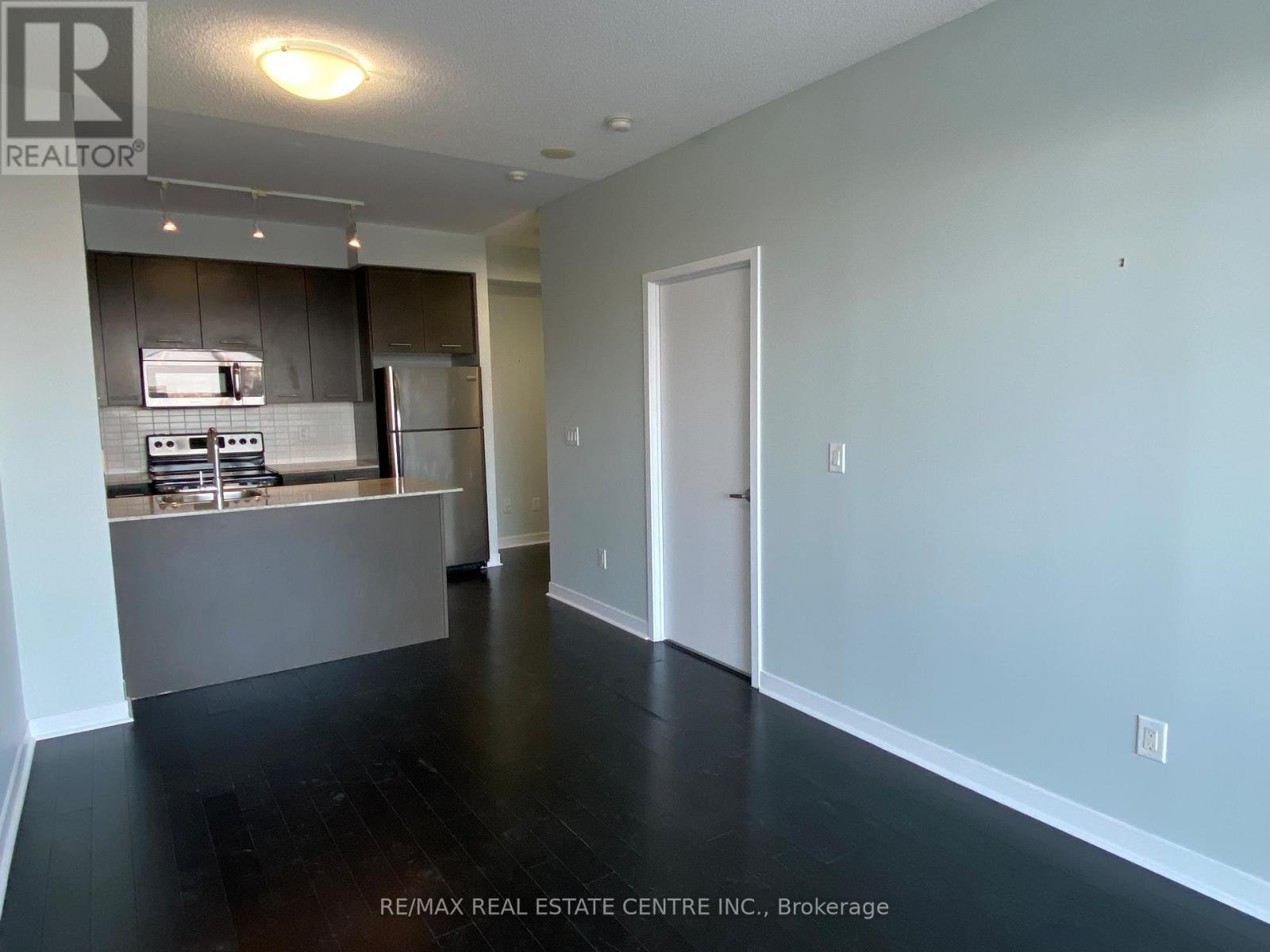 1812 - 365 Prince Of Wales Drive, Mississauga, Ontario  L5B 0G6 - Photo 5 - W12519704