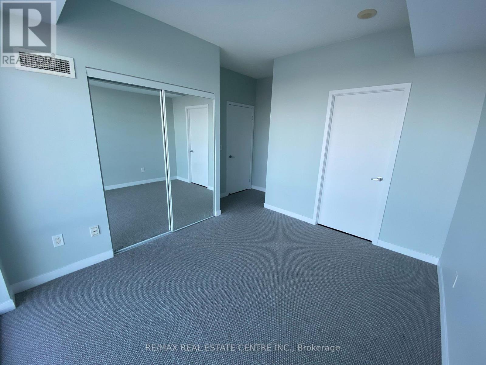 1812 - 365 Prince Of Wales Drive, Mississauga, Ontario  L5B 0G6 - Photo 7 - W12519704