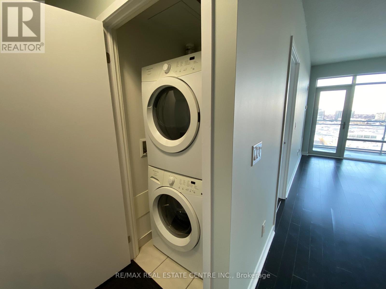 1812 - 365 Prince Of Wales Drive, Mississauga, Ontario  L5B 0G6 - Photo 9 - W12519704