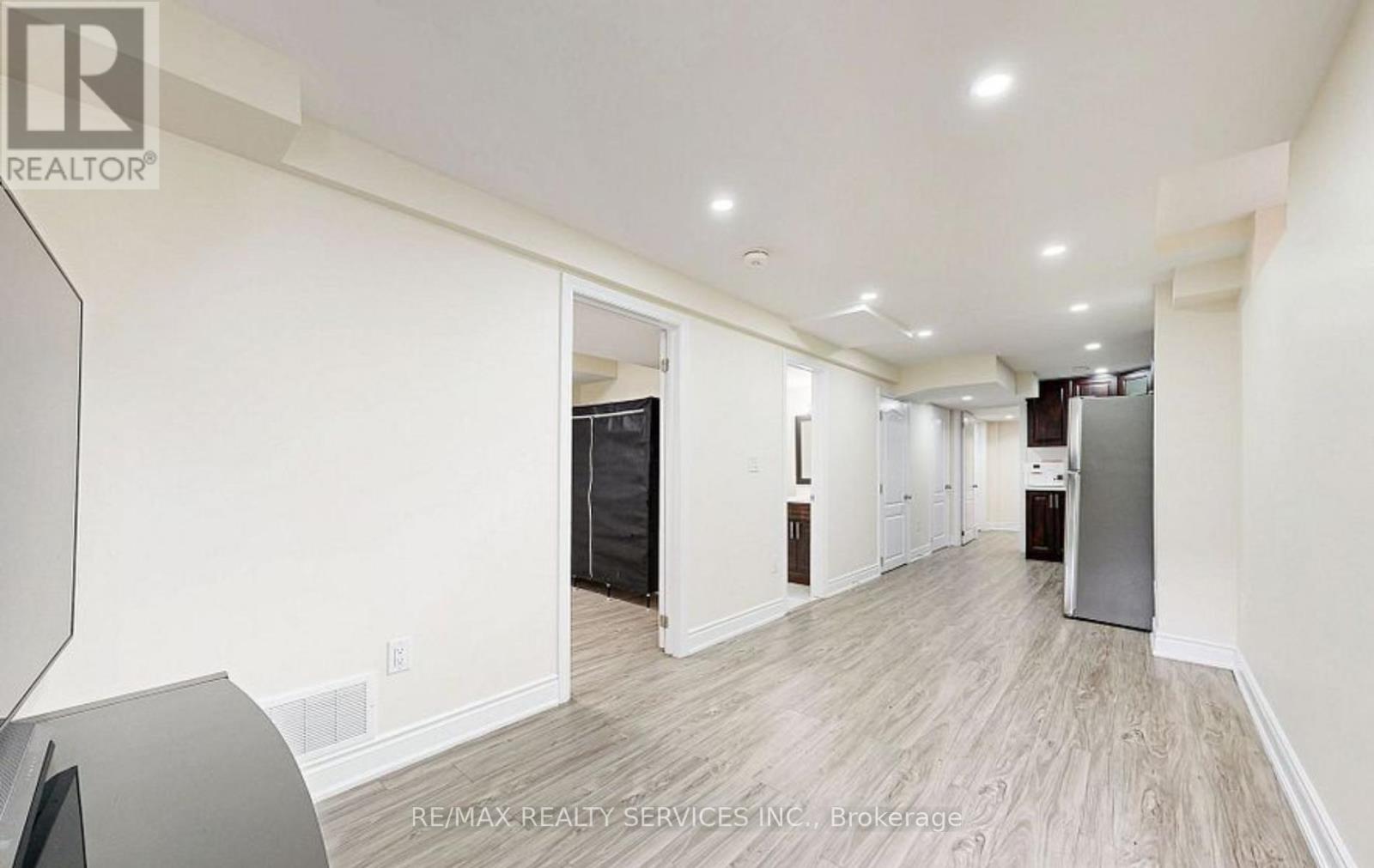 (Basement) - 7095 Village Walk, Mississauga, Ontario  L5W 1X5 - Photo 3 - W12519710