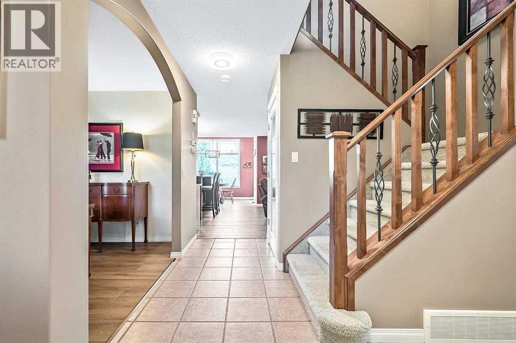 40 Sheep River Cove, Okotoks, Alberta  T1S 2G7 - Photo 4 - A2261486