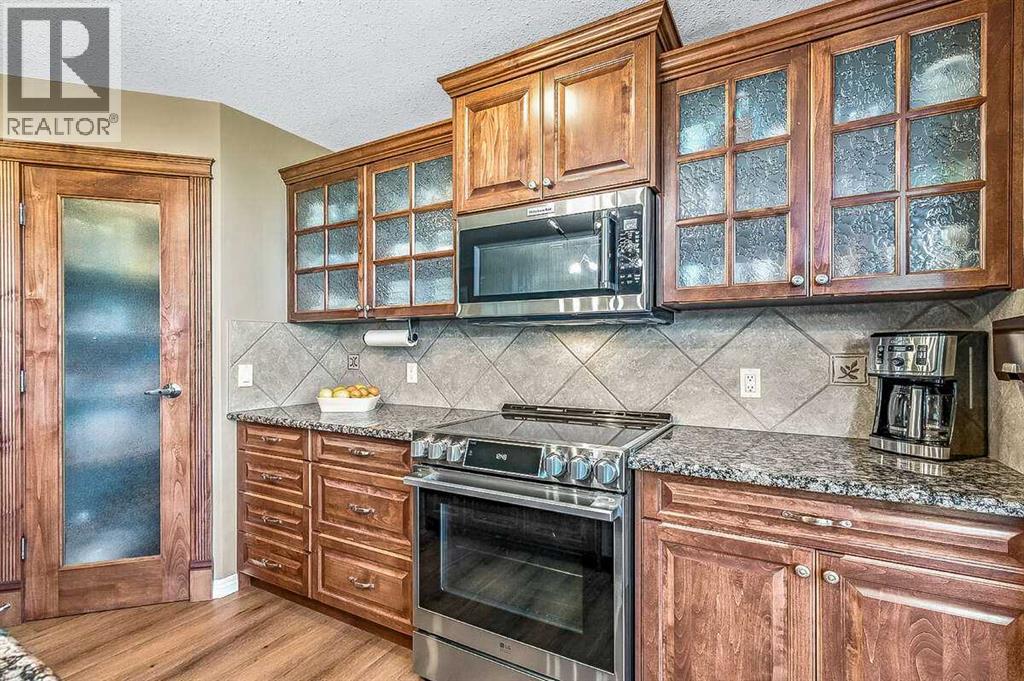 40 Sheep River Cove, Okotoks, Alberta  T1S 2G7 - Photo 11 - A2261486