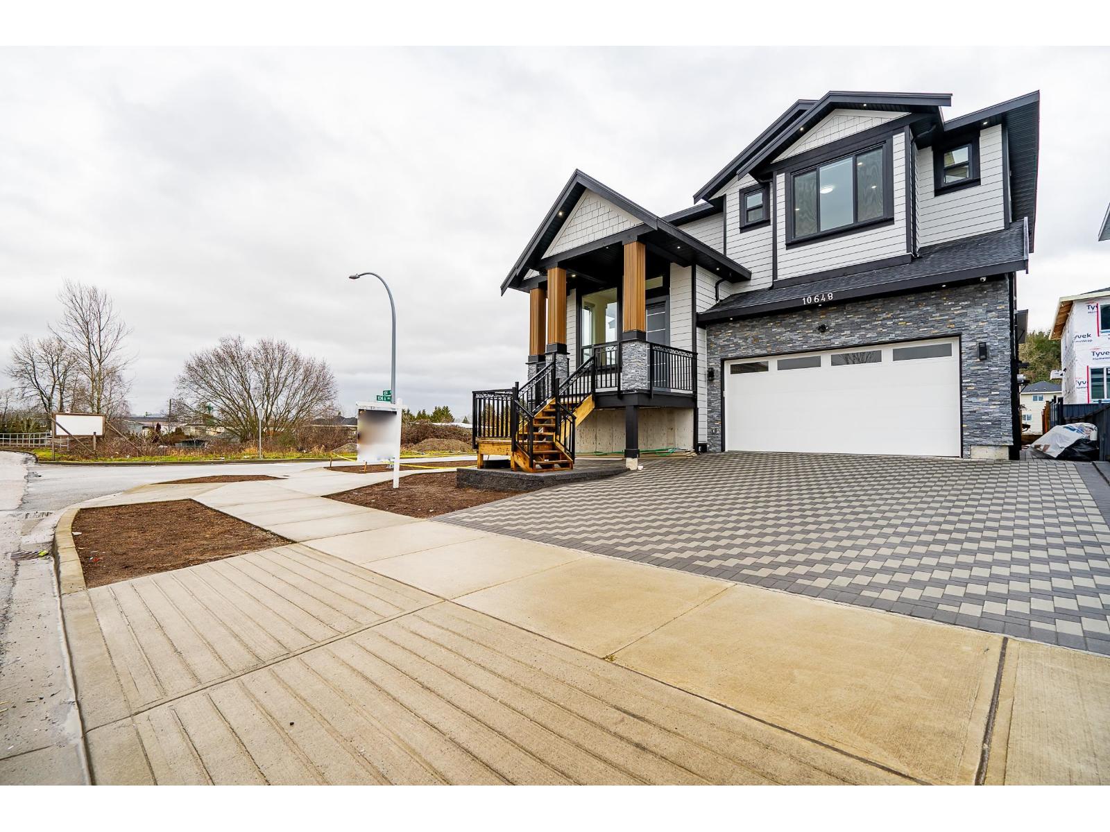 10648 124 Street, Surrey, British Columbia  V3V 0E2 - Photo 2 - R3064094