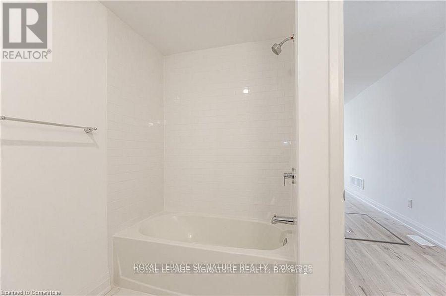 777 Beach Boulevard, Hamilton, Ontario  L8H 6Y5 - Photo 10 - X12519666