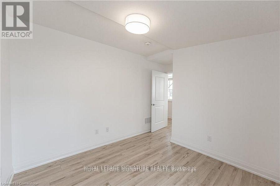 777 Beach Boulevard, Hamilton, Ontario  L8H 6Y5 - Photo 12 - X12519666