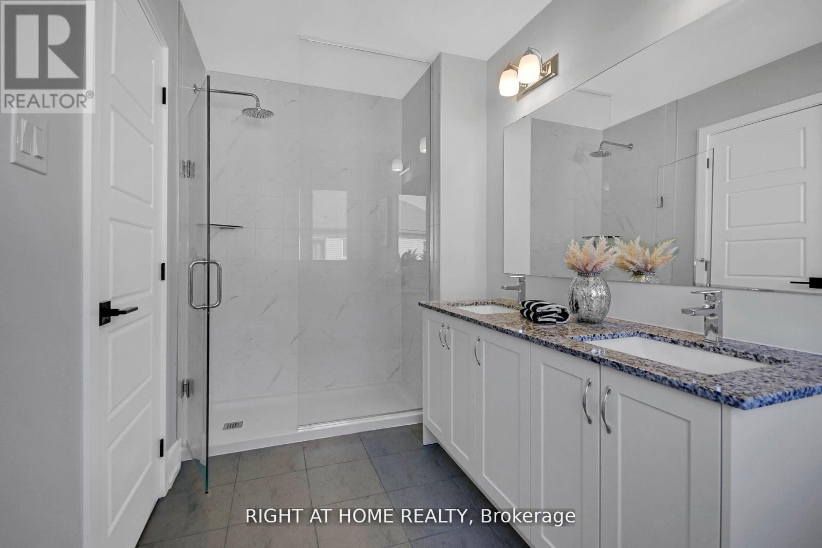 831 Derreen Avenue, Ottawa, Ontario K2S 3A7 - Photo 13 - X12519678