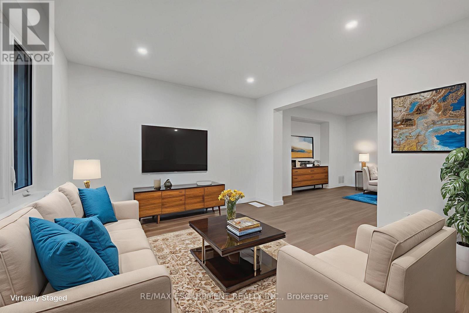 20 Crosthwaite Avenue N, Hamilton, Ontario  L8H 4T9 - Photo 3 - X12519692