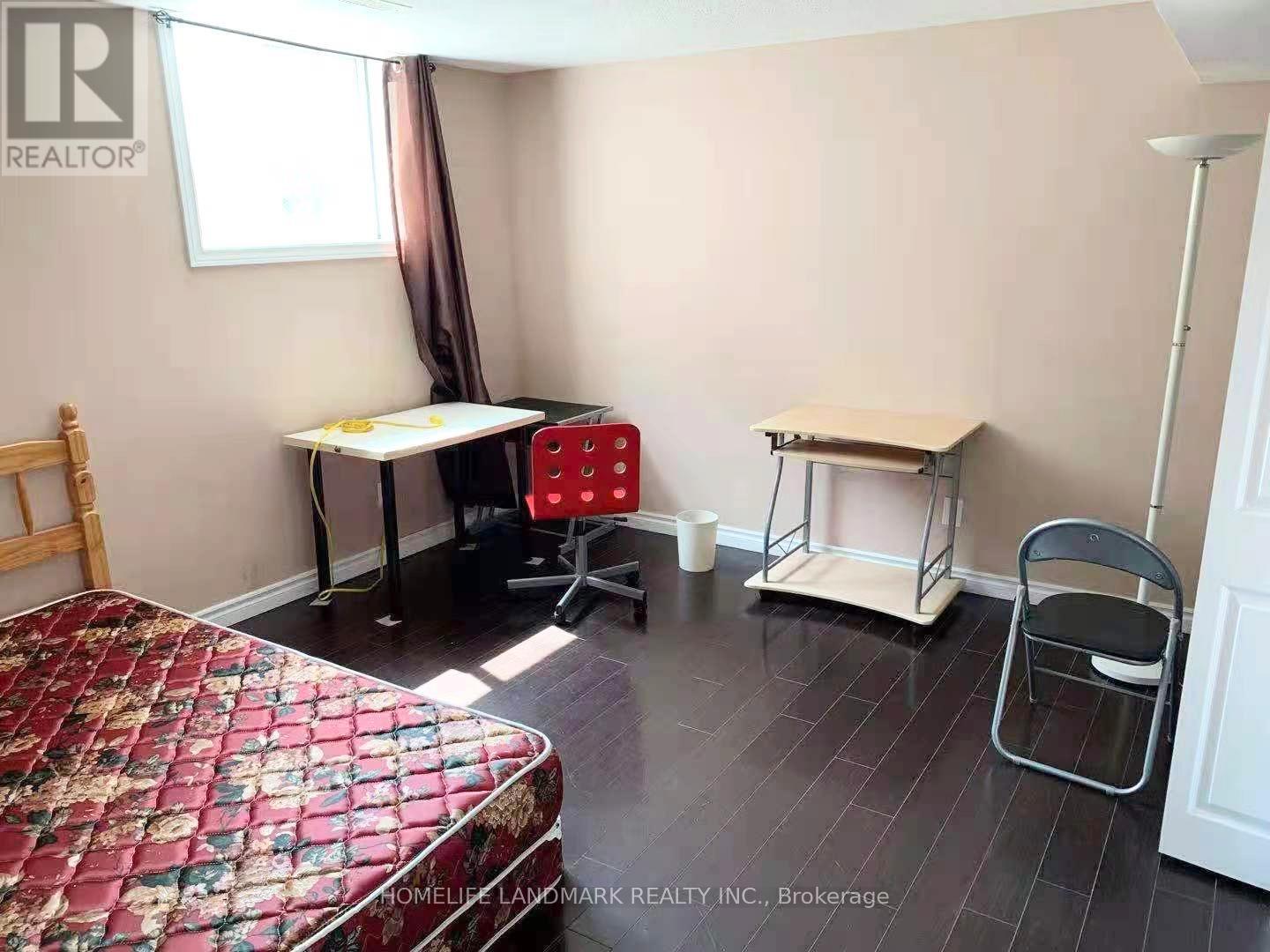 212 Westfield Place, Waterloo, Ontario N2T 2R2 - Photo 9 - X12519718