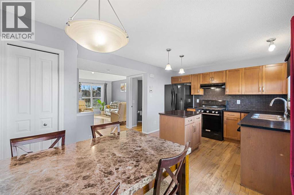 208 Elgin Meadows View Se, Calgary, Alberta  T2Z 0G1 - Photo 13 - A2268495