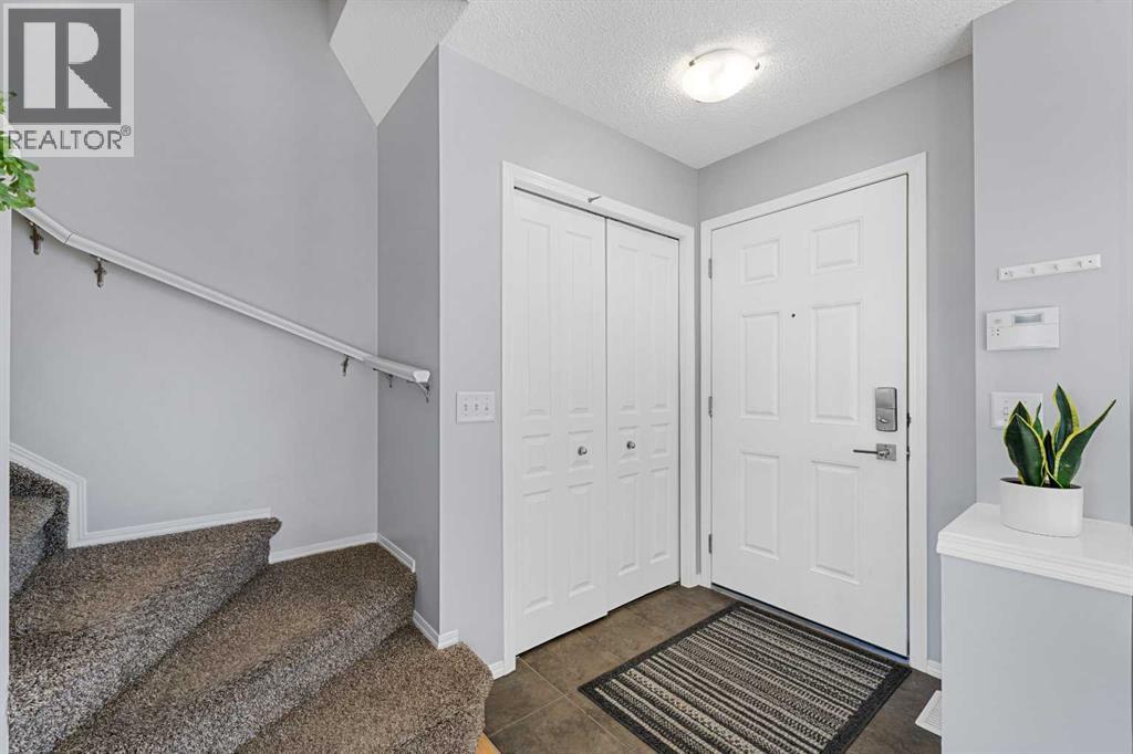 208 Elgin Meadows View Se, Calgary, Alberta  T2Z 0G1 - Photo 4 - A2268495