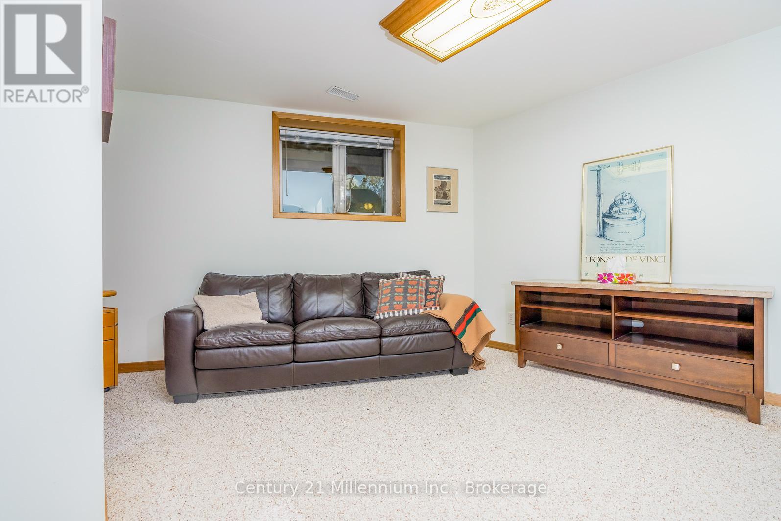 130 Pioneer Lane, Blue Mountains, Ontario  L9Y 0M7 - Photo 31 - X12516094