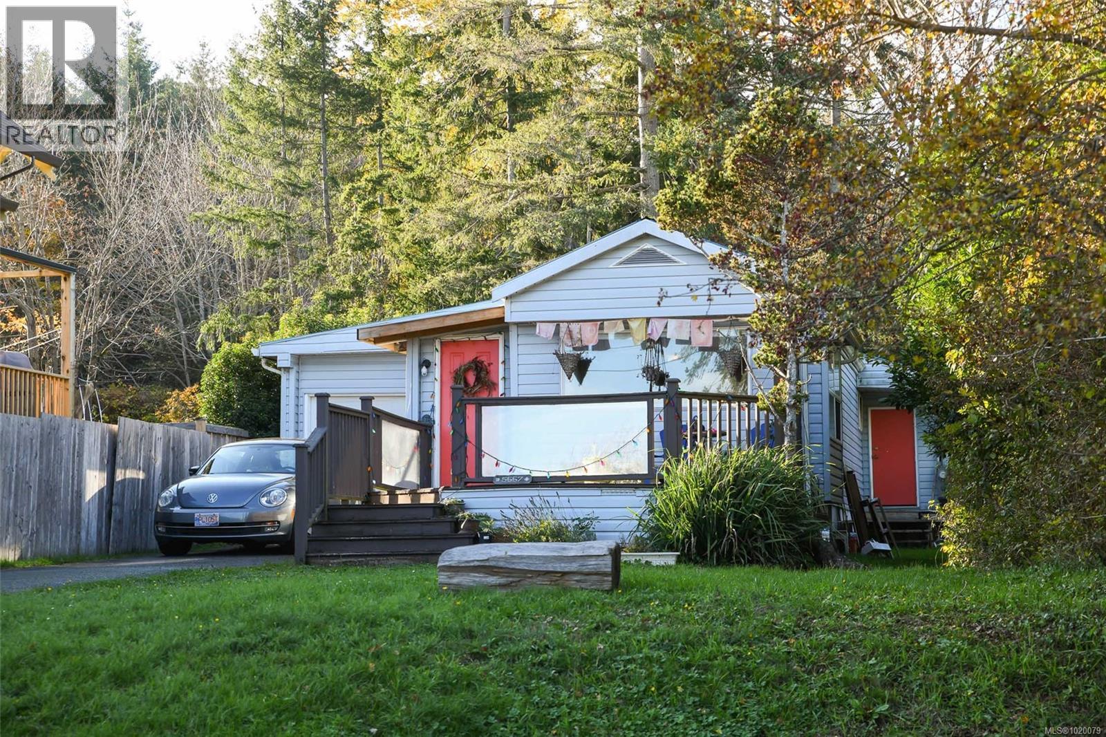 5557 Horne St, Union Bay, British Columbia