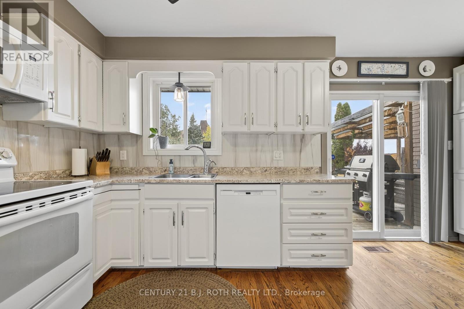 212 Church Street, Bradford West Gwillimbury, Ontario  L3Z 1R2 - Photo 14 - N12519744