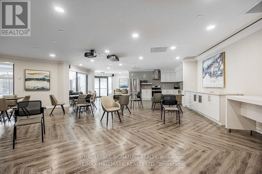 412 - 22 Clarissa Drive, Richmond Hill, Ontario  L4C 9R6 - Photo 4 - N12519804