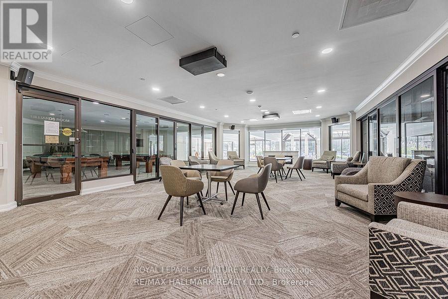 412 - 22 Clarissa Drive, Richmond Hill, Ontario  L4C 9R6 - Photo 5 - N12519804