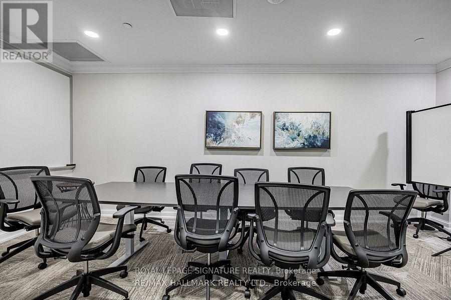 412 - 22 Clarissa Drive, Richmond Hill, Ontario  L4C 9R6 - Photo 6 - N12519804