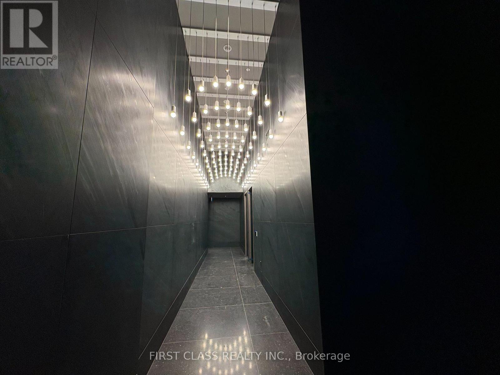 803 - 8 Interchange Way, Vaughan, Ontario  L4K 0R2 - Photo 11 - N12519822