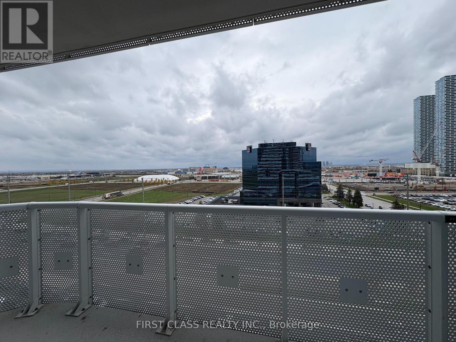 803 - 8 Interchange Way, Vaughan, Ontario  L4K 0R2 - Photo 5 - N12519822