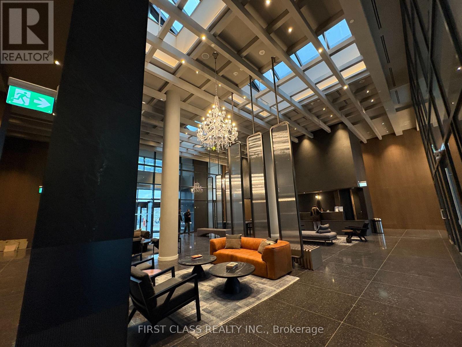 803 - 8 Interchange Way, Vaughan, Ontario  L4K 0R2 - Photo 8 - N12519822