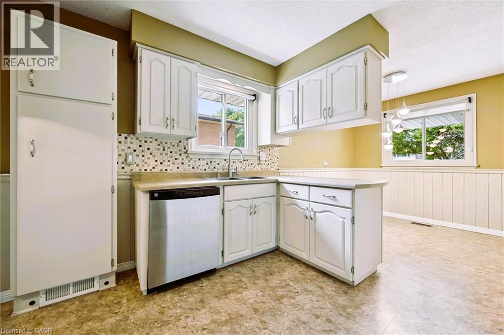 55 Cherry Hill Drive, Kitchener, Ontario  N2E 1N5 - Photo 8 - 40768800