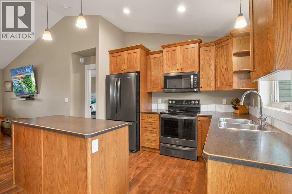 4705 58 Avenue, Rimbey, Alberta  T0C 2J0 - Photo 9 - A2269444