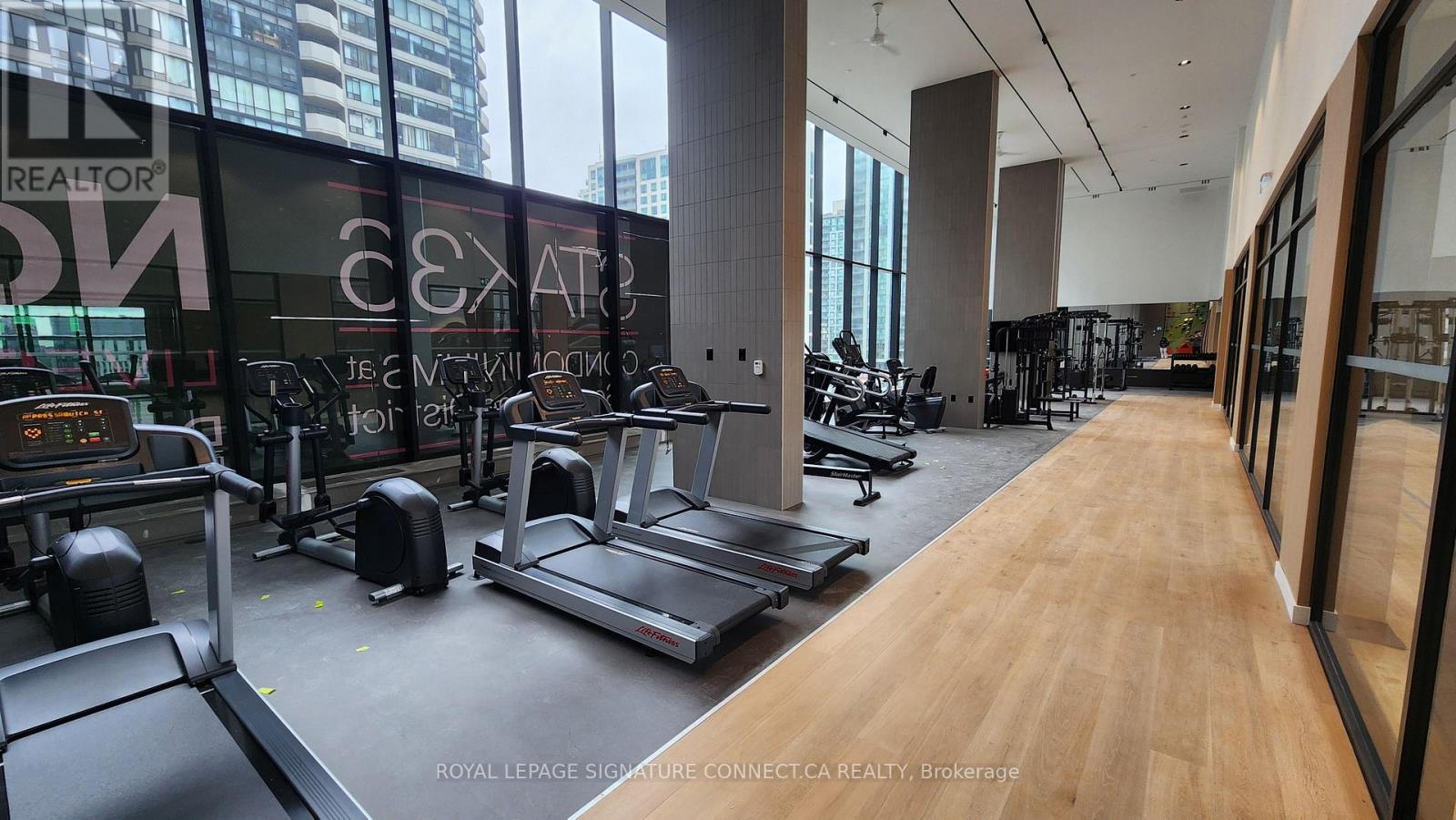 1009 - 395 Square One Drive, Mississauga, Ontario  L5B 0C6 - Photo 14 - W12519770