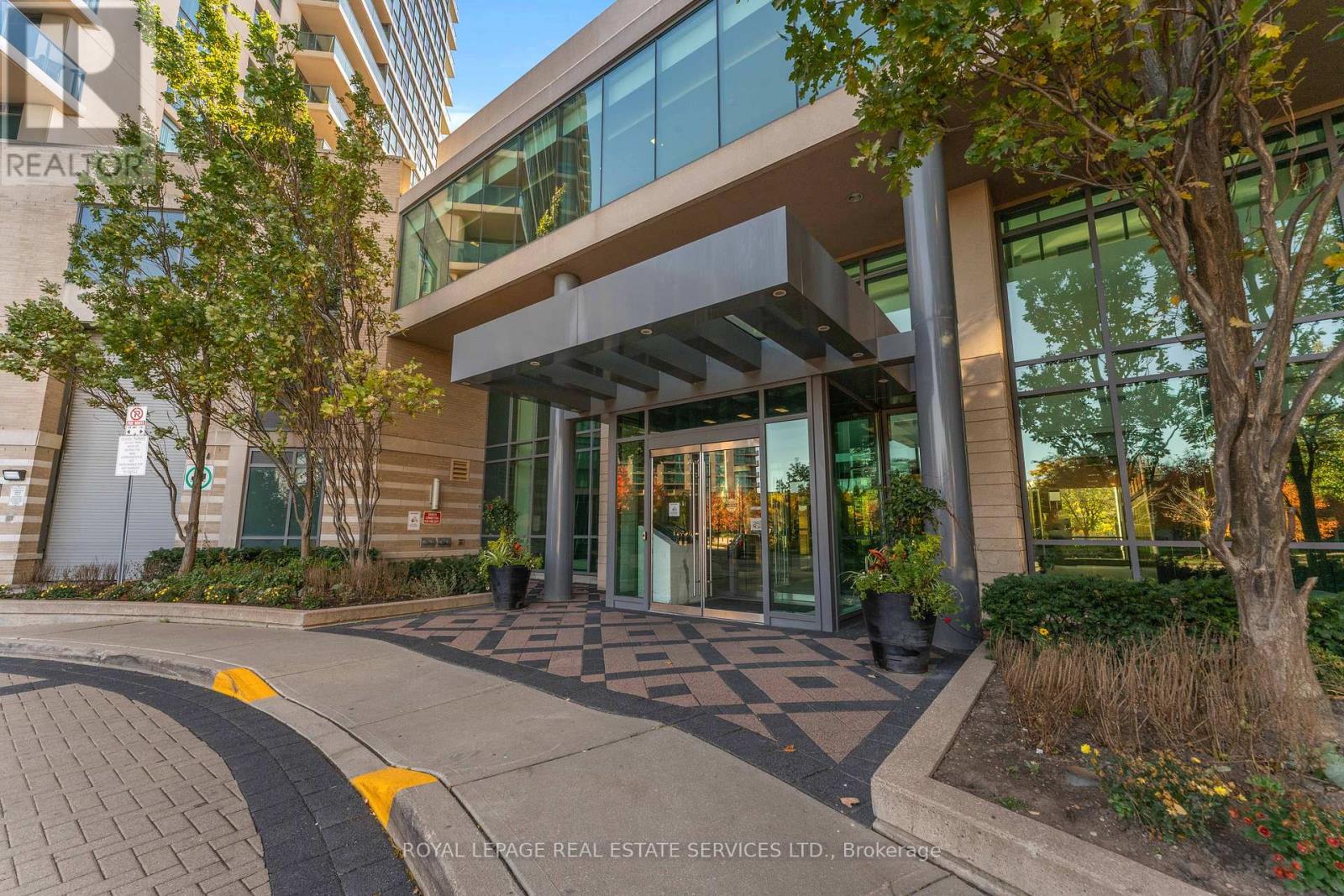 1103 - 225 Sherway Gardens Road, Toronto, Ontario  M9C 0A3 - Photo 4 - W12519798