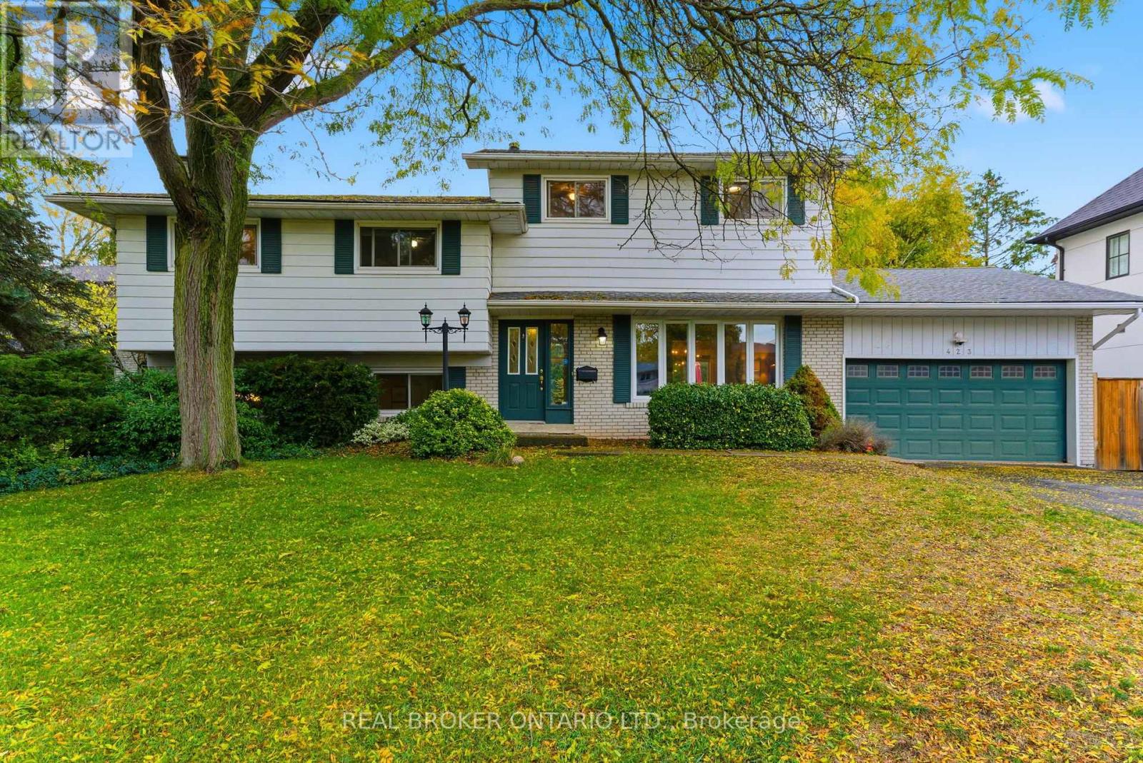 423 DONNYBROOK ROAD, Oakville, Ontario