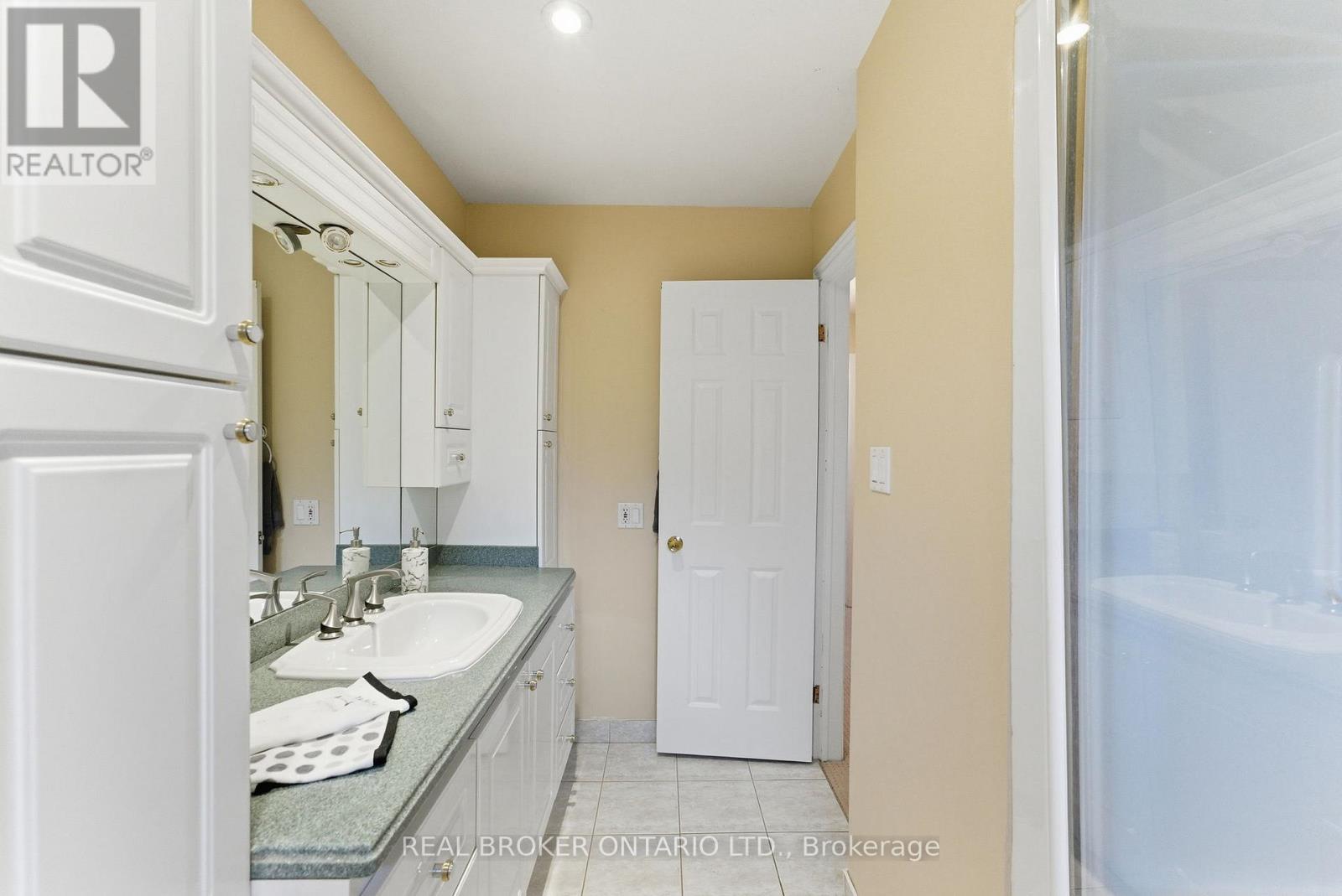 423 Donnybrook Road, Oakville, Ontario  L6J 4Y2 - Photo 20 - W12519800