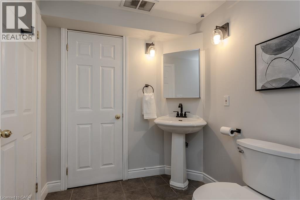 96 Laurendale Avenue, Waterdown, Ontario  L0R 2H3 - Photo 40 - 40770585