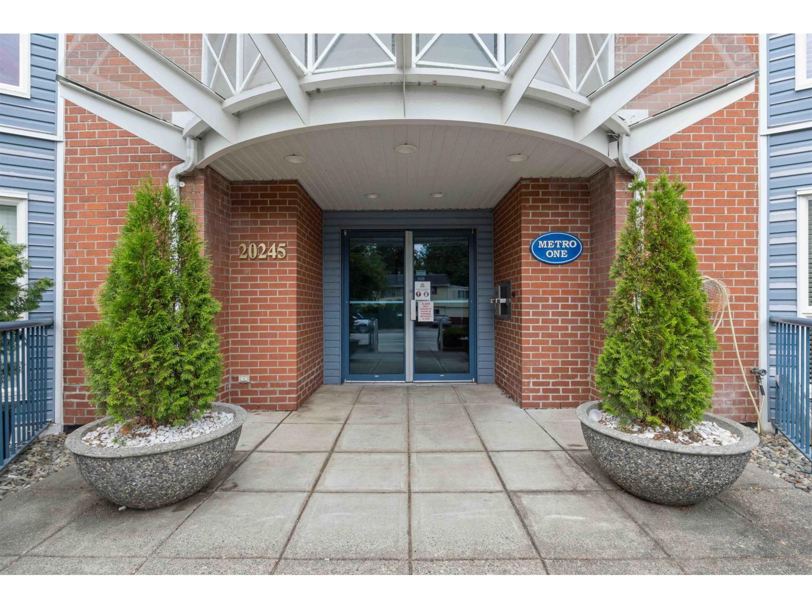 307 20245 53 Avenue, Langley, British Columbia V3A 3V2 - Photo 2 - R3048852