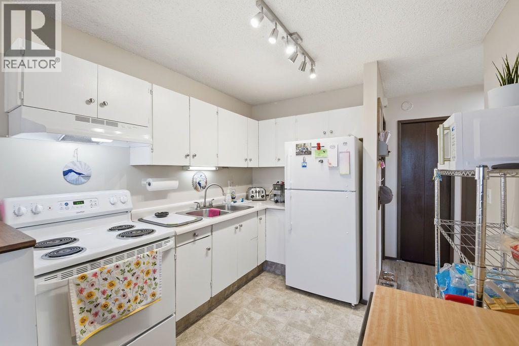 121 Powell Street, Cochrane, Alberta  T4C 1Z4 - Photo 33 - A2266239