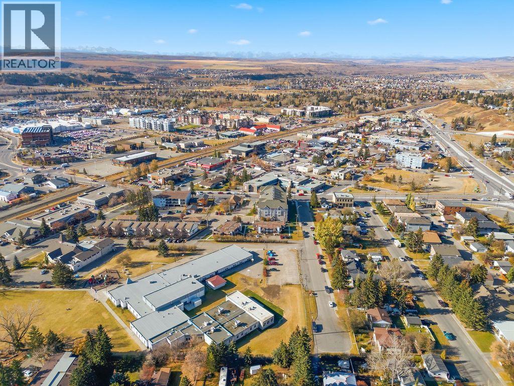 121 Powell Street, Cochrane, Alberta  T4C 1Z4 - Photo 44 - A2266239