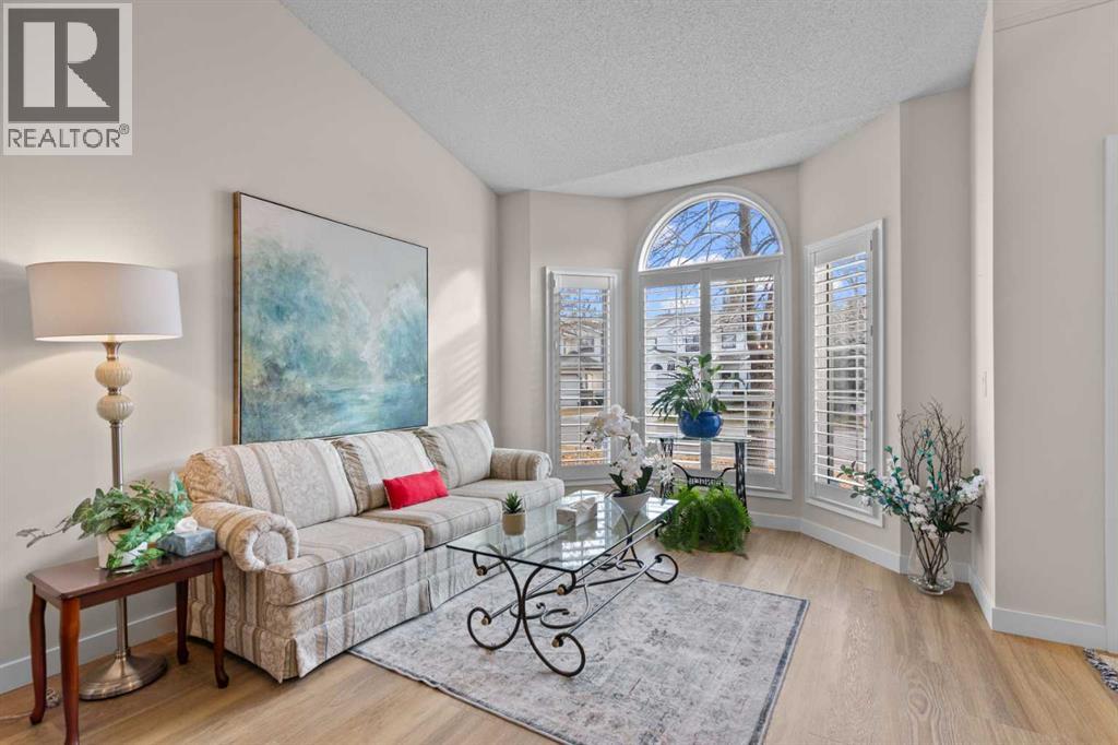 104 Hampshire Close Nw, Calgary, Alberta  T3A 4X9 - Photo 6 - A2267985