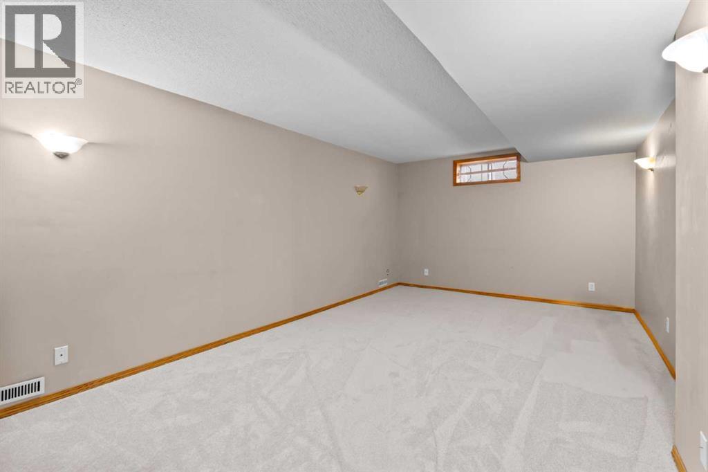 104 Hampshire Close Nw, Calgary, Alberta  T3A 4X9 - Photo 36 - A2267985