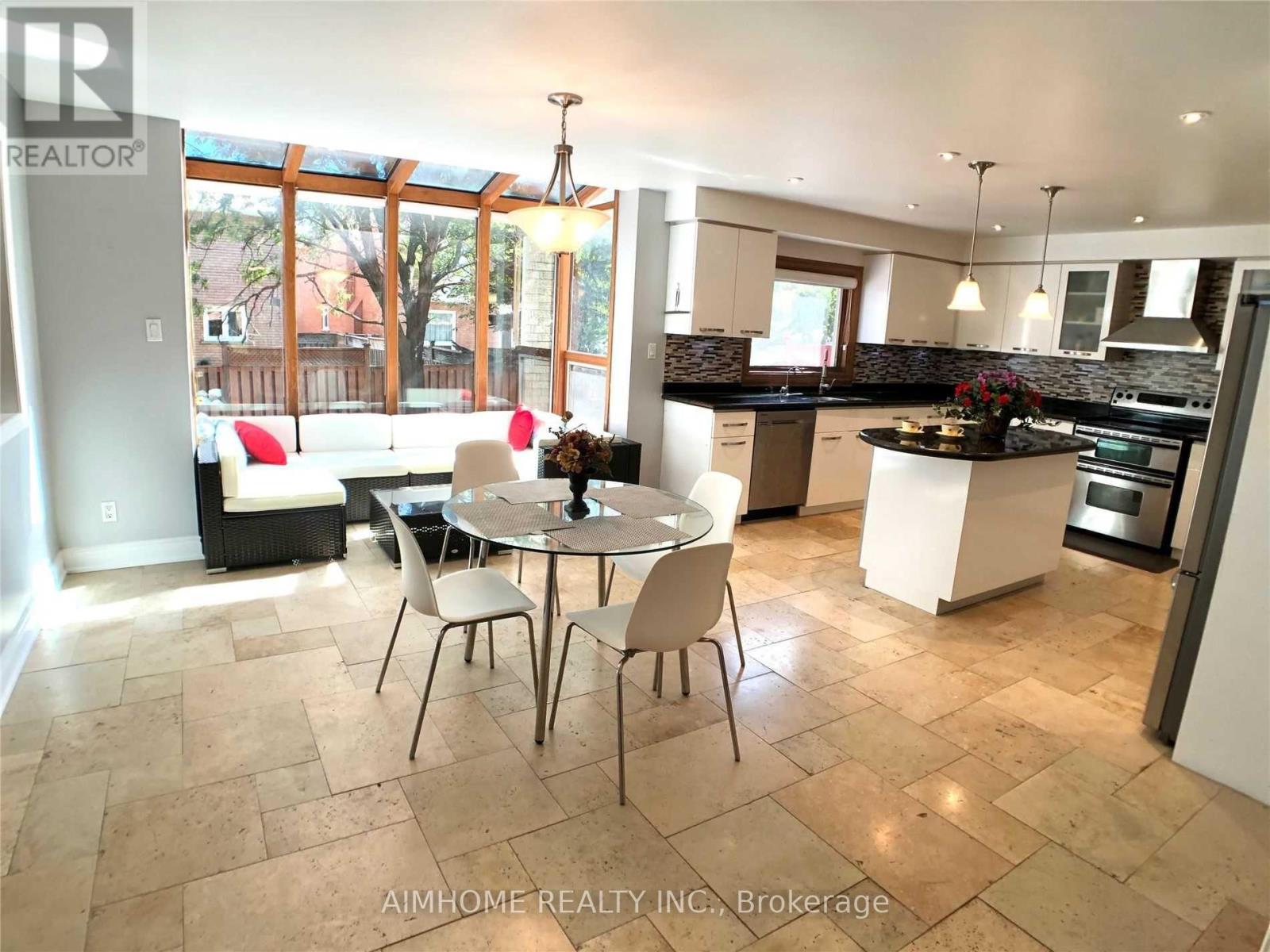 31 Horizon Court, Richmond Hill, Ontario  L4B 3G1 - Photo 11 - N12519208