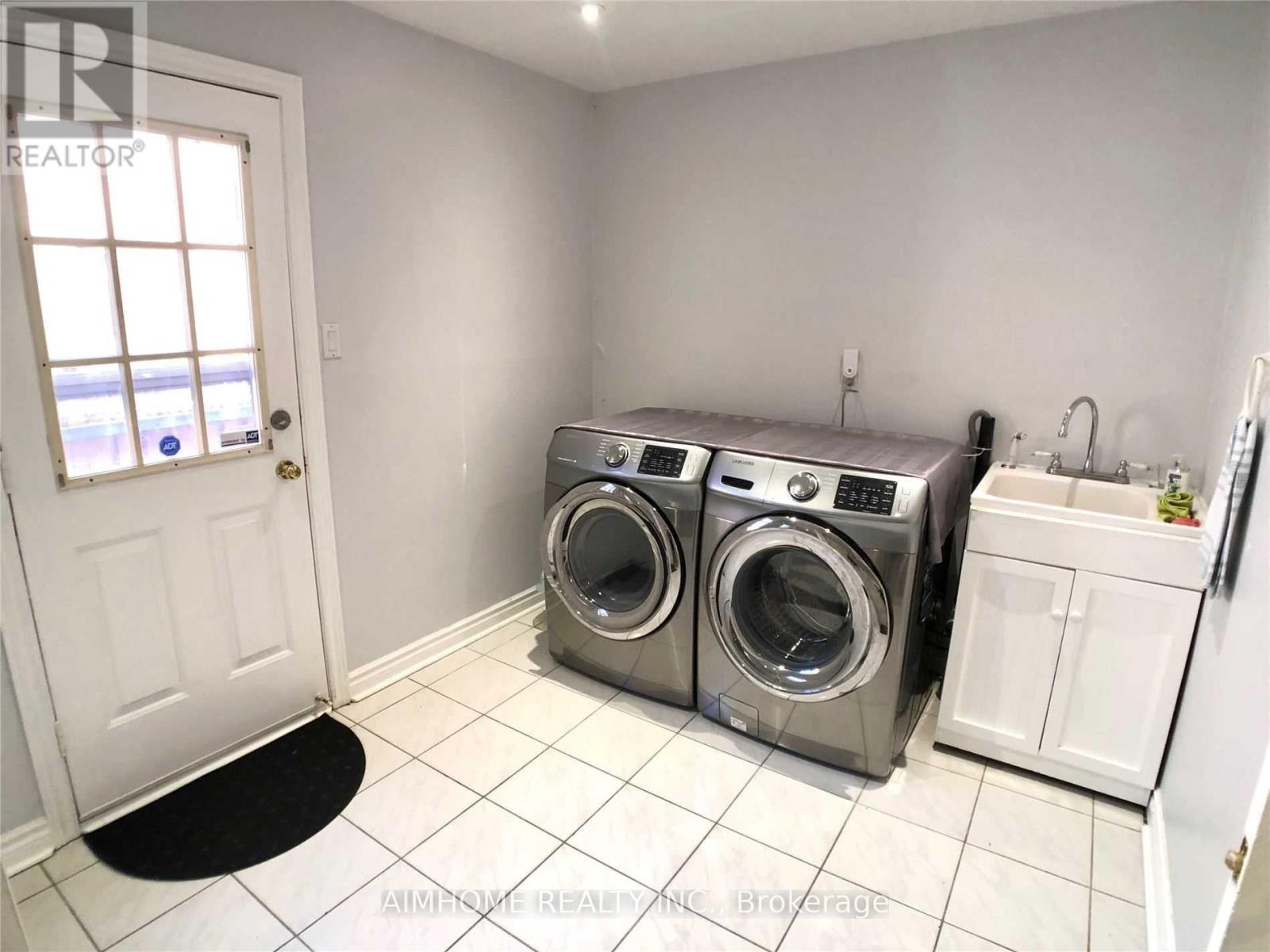 31 Horizon Court, Richmond Hill, Ontario  L4B 3G1 - Photo 21 - N12519208