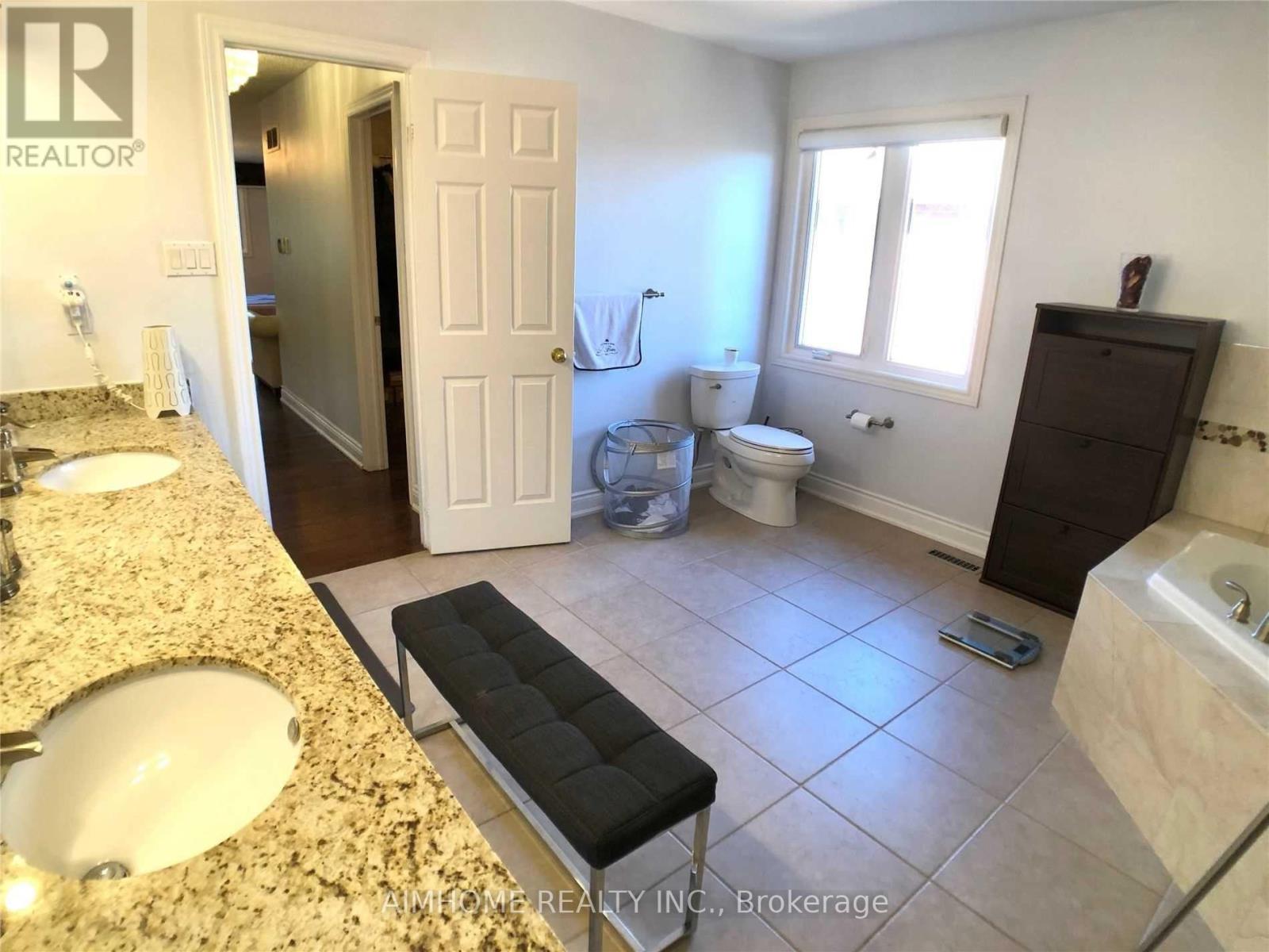 31 Horizon Court, Richmond Hill, Ontario  L4B 3G1 - Photo 26 - N12519208