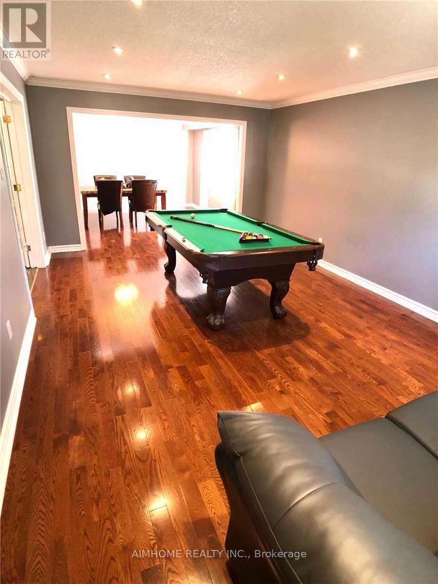 31 Horizon Court, Richmond Hill, Ontario  L4B 3G1 - Photo 7 - N12519208