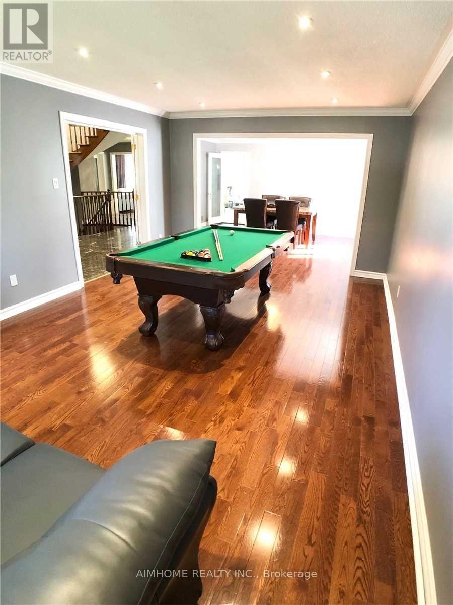 31 Horizon Court, Richmond Hill, Ontario  L4B 3G1 - Photo 8 - N12519208