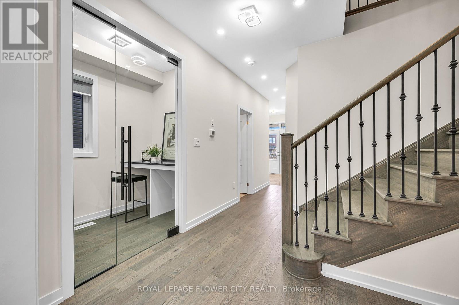 22 Subdin Drive, Haldimand, Ontario  N3W 1V5 - Photo 11 - X12519774